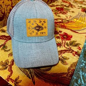 YETI Mangroves trucker hat. Snap back. New grey